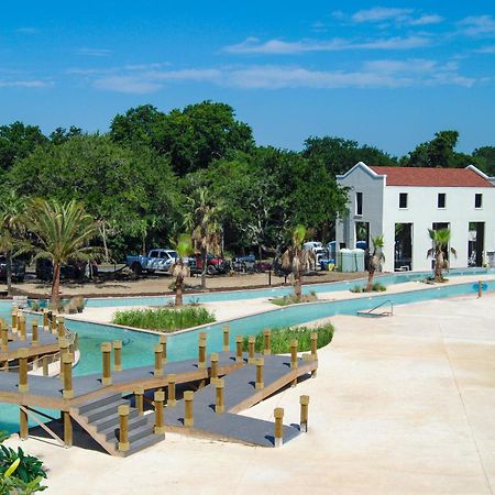 Centennial Plaza Resort Gulfport Exterior photo